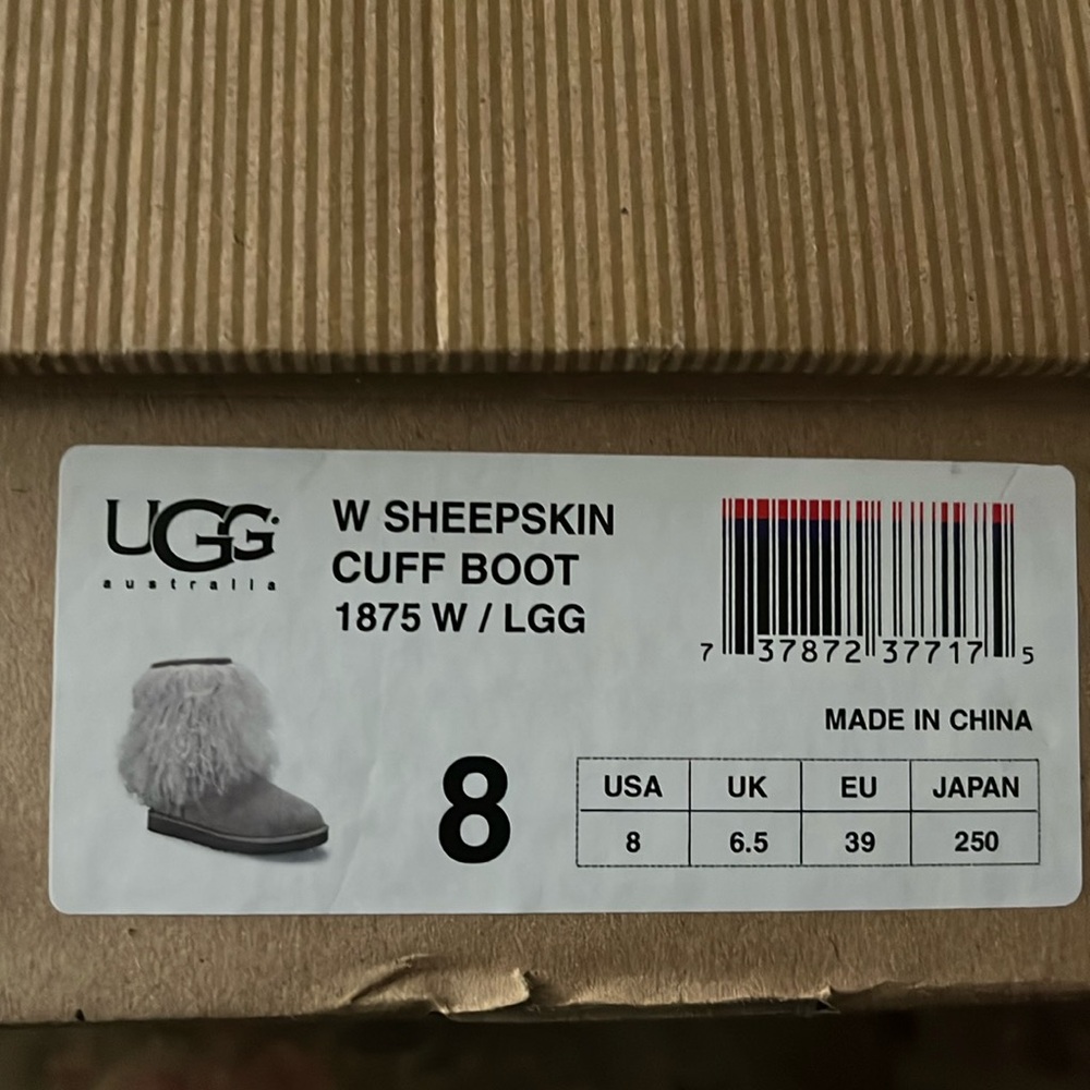 Brand New never worn, stored in box UGG w/sheepskin cuff boot